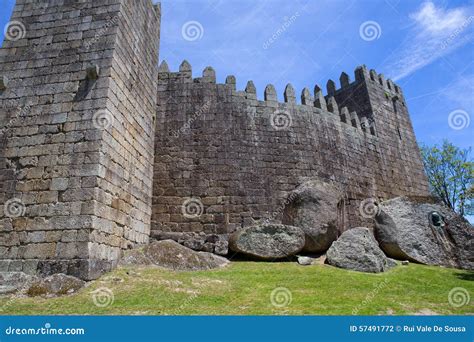 Castillo De Guimaraes Foto De Archivo Imagen De Portugu S