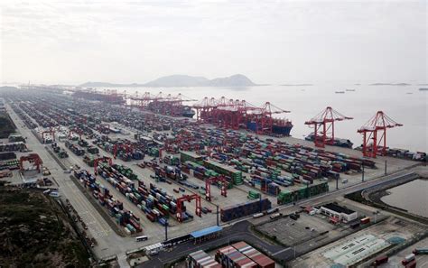 Porto de Shanghai continua em primeiro lugar em movimentação de