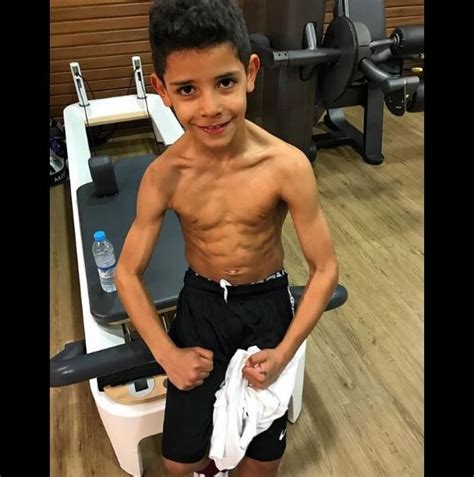 Photo Cristiano Ronaldo Publie Une Photo De Son Fils Cristiano Jr Qui