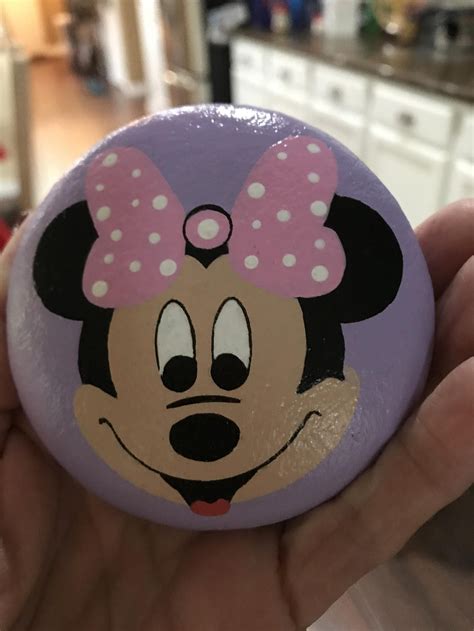 Minnie Mouse Etsy In Rock Crafts Rock Painting Patterns