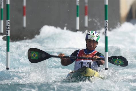 Ana Sátila conquista ouro inédito em etapa da Copa do Mundo de Canoagem