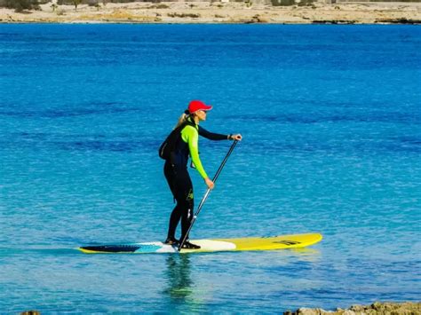 Cómo se puede aprender a hacer paddle surf en la Barceloneta Catedral