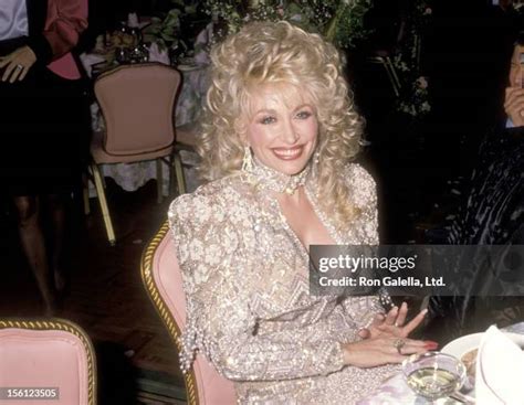 169 Dolly Parton 1989 Photos & High Res Pictures - Getty Images