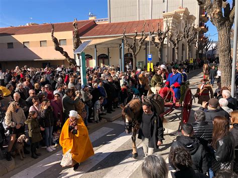 Olesa Rep Les Festes De Sant Antoni Omplint Els Carrers Durant Tot El