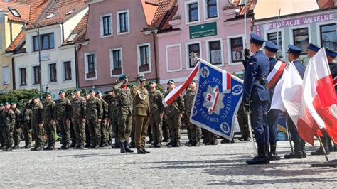 Żołnierze 16 Brygady Zmotoryzowanej w pierwszym oficjalnym wystąpieniu