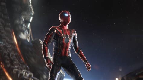 See Peter Parker In Iron Man Esque Armor In New Art Inside