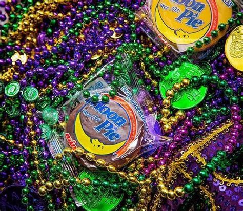 How Moon Pies Became A Mardi Gras Tradition Moon Pies Mardi Gras Gras