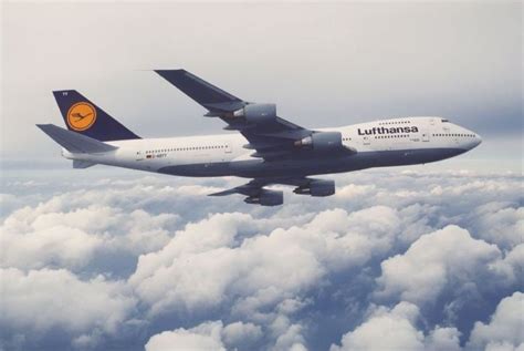 In 1971, Lufthansa's fourth modified jumbo jet, the Boeing 747-200 ...