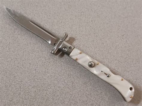 Akc 9 Roma Automatic Swinguard Knife White Pearlex