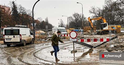 Drogi w Łodzi Przez remont torowiska drogowcy zamkną kolejny pas ul