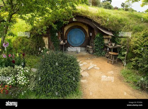 New Zealand Matamata Hobbiton Movie Set Earth House Stock Photo Alamy