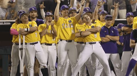 Lsu Wins 1st College World Series Title Since 2009 Beating Florida 18 4 One Day After 20 Run Loss