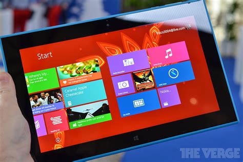 Nokia Lumia 2520 A Closer Look At Nokia S First Windows Tablet The Verge