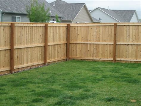 How To Build A Fence With Some Common Ways