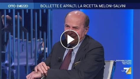 La battuta di Bersani La tessera del PD Ora è tardi