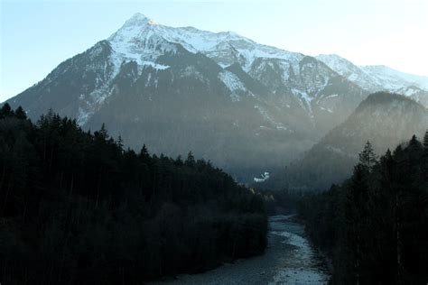 Niesen Mit Simme Fluss River Und Schloss Wimmis Ch Flickr