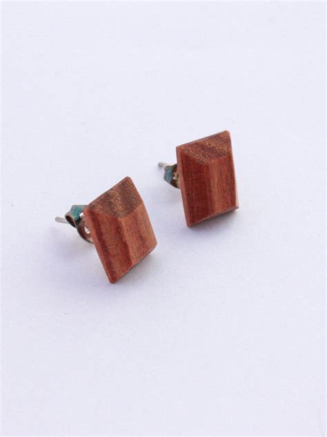 Clous D Oreilles Bois De Rose Fabriqu En Bretagne