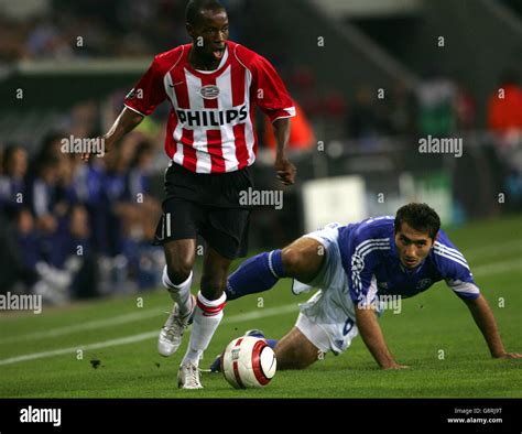 Psv Eindhovens Damarcus Beasey Gets Away From Schalkes Hamit Atintop Hi