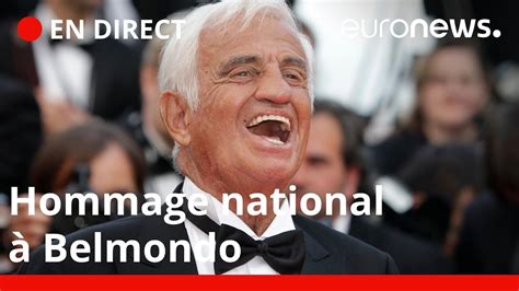 Le président français Emmanuel Macron rend hommage à Jean Paul Belmondo