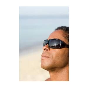 Man Wearing Sunglasses Photograph By Ian Hooton Science Photo Library