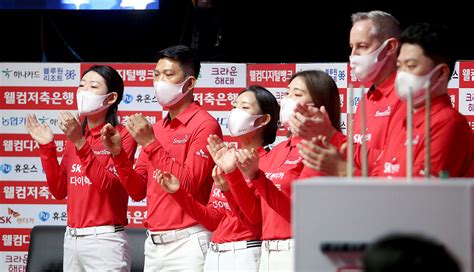 4연승 Nh농협카드 웰컴저축銀과 공동선두 Sk렌터카·크라운해태 선전