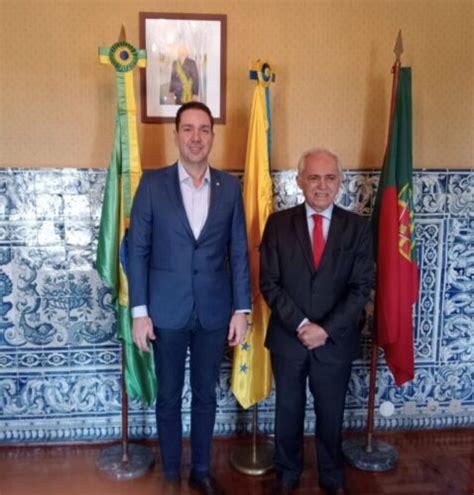 Eduardo Bismarck se reúne embaixador do Brasil em Portugal para