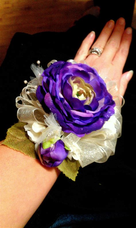 homecoming dance corsage | Corsage wedding, Corsage, Homecoming dance