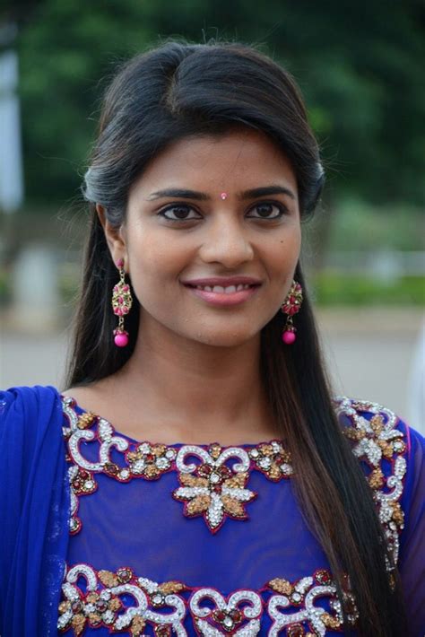 Tamil Actress Wallpapers Hd Actresses Tamil Actress Tamil Actress Photos