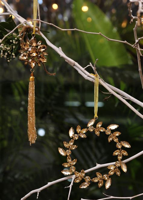 Get Crystal Star Ornament With Beaded Tassel And Crystal Wreath - Gold at ₹ 1190 | LBB Shop