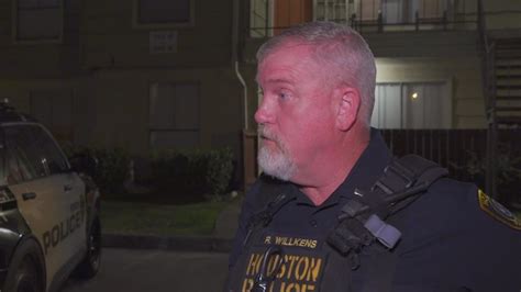 Raw Video Gunmen Burst Into Apartment Killing One Man Injuring Another In Shooting Hpd Says