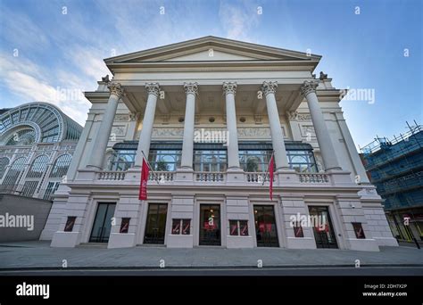 royal opera house covent garden Stock Photo - Alamy