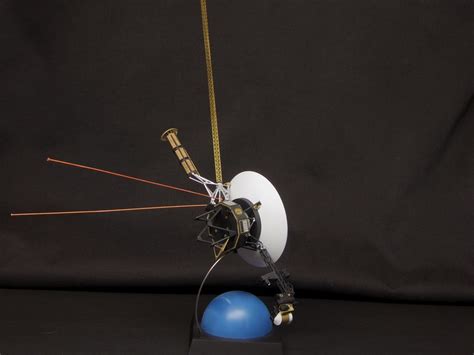 BobM S 1 48 Hasegawa Unmanned Space Probe VOYAGER Final Reveal