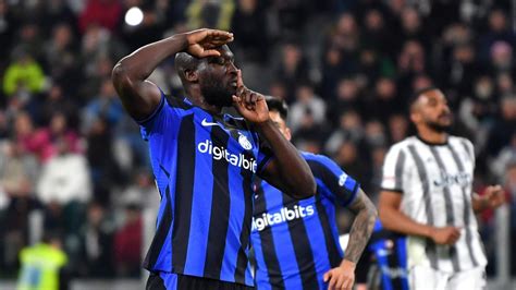 Razzismo Daspo A Tifosi Della Juventus Per I Cori Contro Lukaku