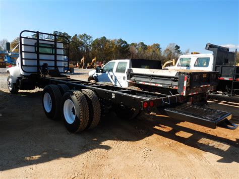 2002 Peterbilt 330 Cab And Chassis Truck