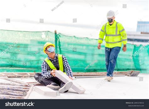 3245 Unsafe Construction Worker Images Stock Photos And Vectors