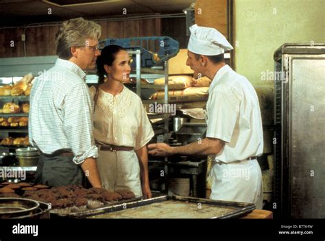 Short Cuts Year: 1993 USA Andie MacDowell, Bruce Davison, Lyle Lovett ...