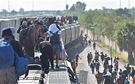 Salen más de 1000 migrantes de Torreón rumbo a Ciudad Juárez El Sol