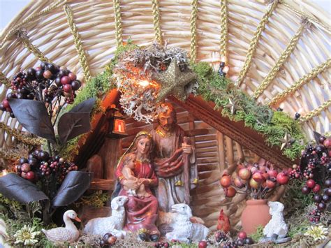 DADO ARTIGIANATO Presepe Capanna In Cesto E Raggi Di Luce