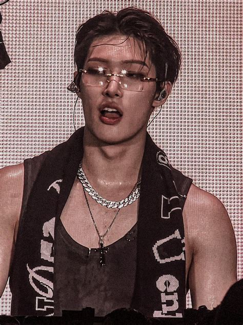 Ghim của Nisha trên OH NO HE S HOT trong 2025