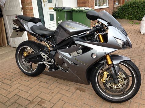 2006 Triumph Daytona 675 Grey 06 Very Good Cond Low Miles Only 9087 Miles