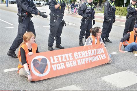 Klima Chaoten Schlagen In Hamburg Wieder Zu Letzte Generation