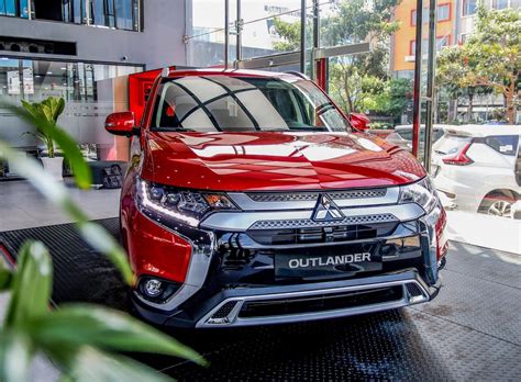 Giá Xe Mitsubishi Outlander 2020 Giá Xe Lăn Bánh Outlander Mới Nhất