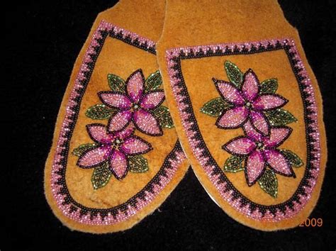 Women S Moccasin Slipper Tops On Moosehide Alaska Native Beadwork By Liisia Carlo Edwardsen