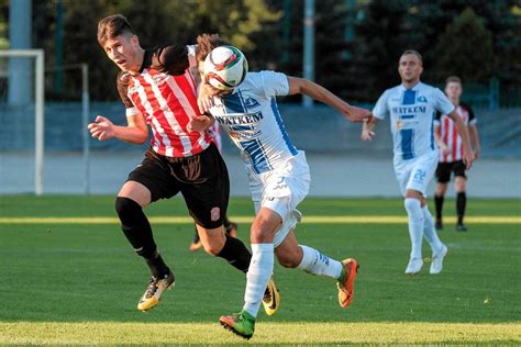 Derby Rzeszowa Resovia Rzesz W Wygrywa Ze Stal Zwyci Ska