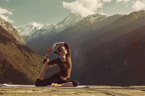 Yoga Retreats In The Mountains Mountain Living Yoga Poses