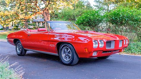 All Red 1970 Pontiac Gto Is Brand New Despite Its Age Rocks Original Powertrain Autoevolution