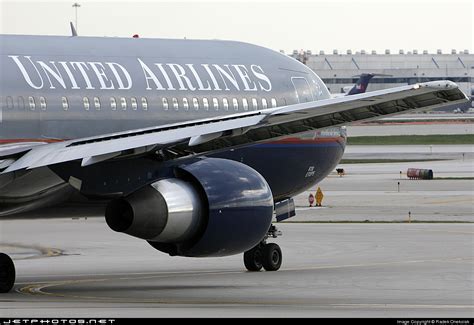 N Ua Boeing Er United Airlines Radek Oneksiak Jetphotos