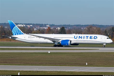 N17017 United Airlines Boeing 787 10 Dreamliner Photo by Paul Hüser