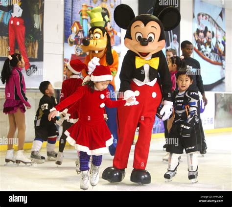 Disney On Ice Hi Res Stock Photography And Images Alamy