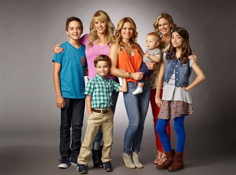 Fuller House Season 2 Trailer Has A Gibbler Tanner Romance Holiday